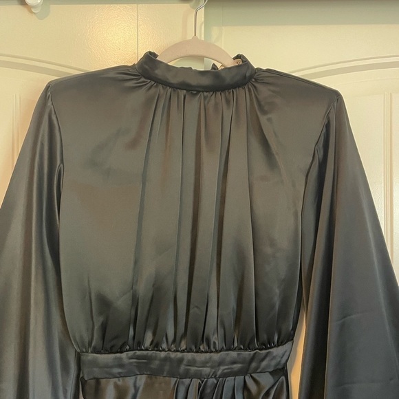 House of CB 'Khristen' Black Satin Blouson Dress size small - Picture 4 of 9